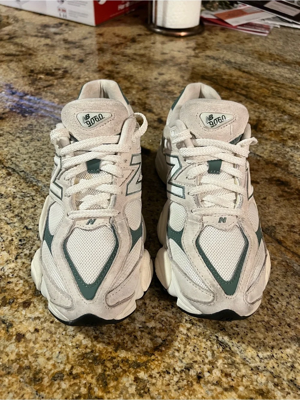 New Balance 9060 Pearl Grey Linen U9060EEL Women’s 8 / Men’s 6.5